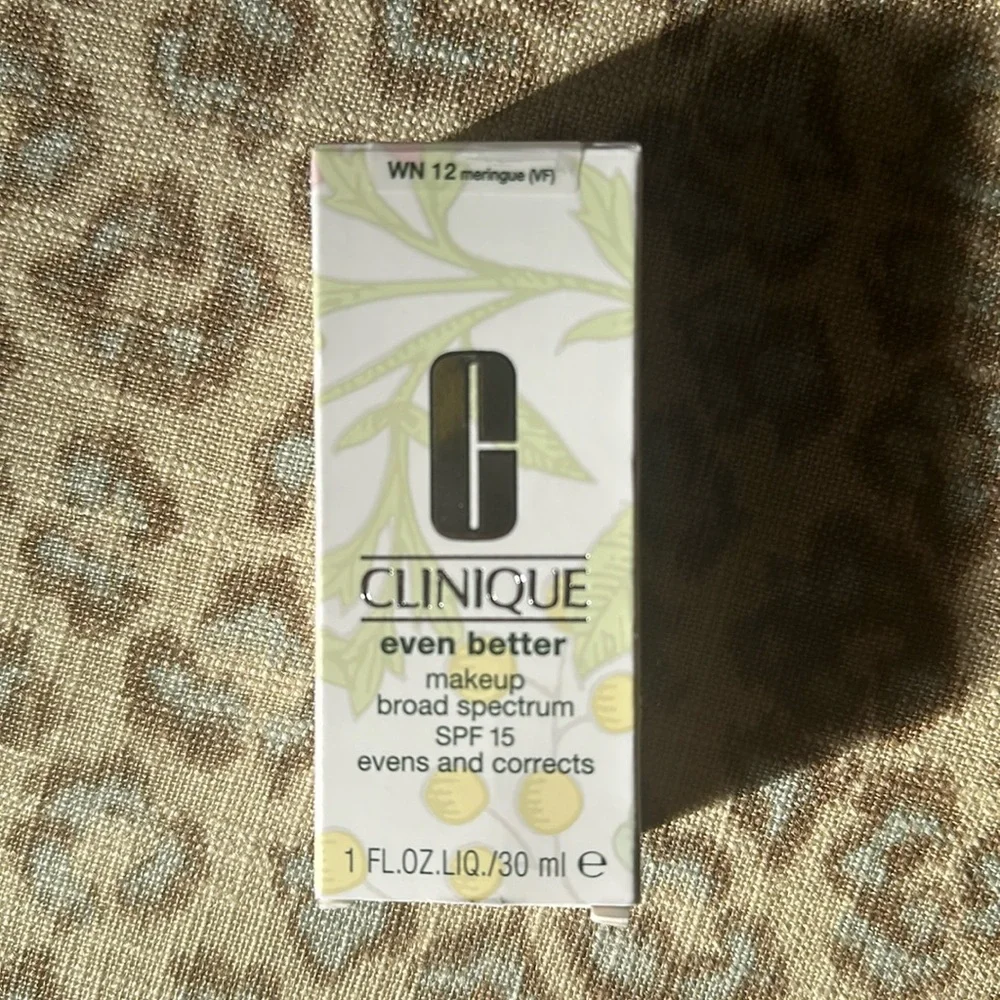 NIB CLINIQUE Even Better Makeup WN 12 meringue (VF)